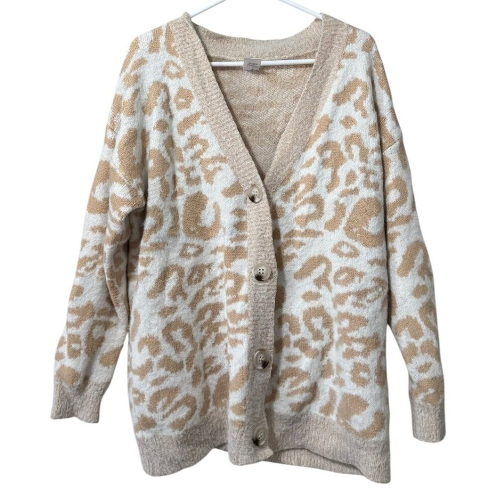 MAIN STRIP Women Cardigan Sweater Size Medium‎ Button Front Cheetah Cottagecore